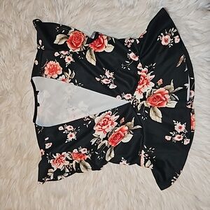 Seduction Black Floral Sleeveless Cinched Top – Size Large